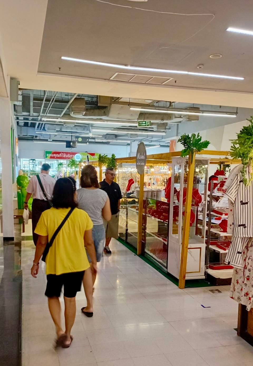 บิ๊กซี เพชรบุรี — โซนบูธแฟชั่นและไลฟ์สไตล์